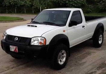 Amortyzator przedni prawy Nissan Navara D40